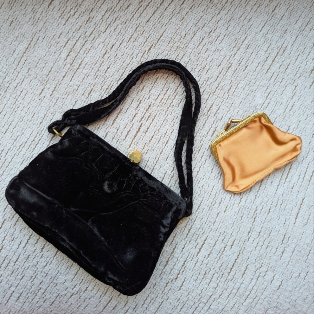 Vibtage black velvet clutch with change purse